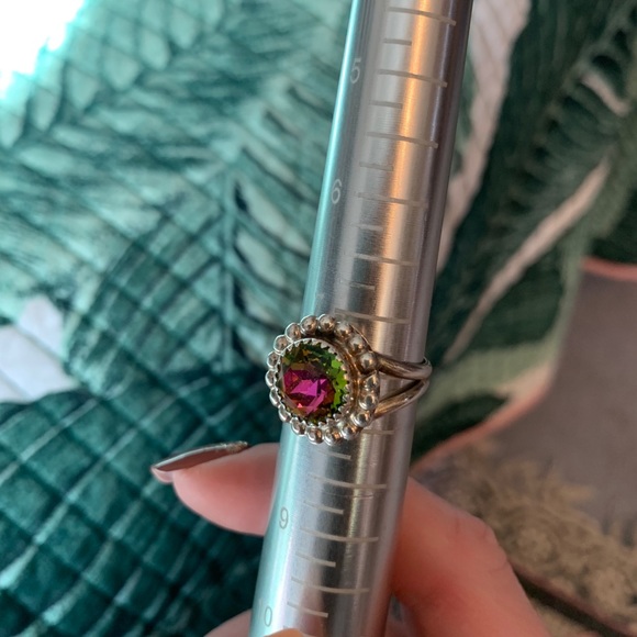 Simply obsessed dainty colorful ring - Picture 5 of 7
